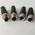 מחבר M8 5 נקבה